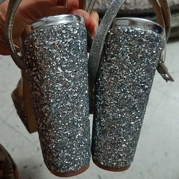 Badgley Mischka Luke Platforms - Picture 7 of 8